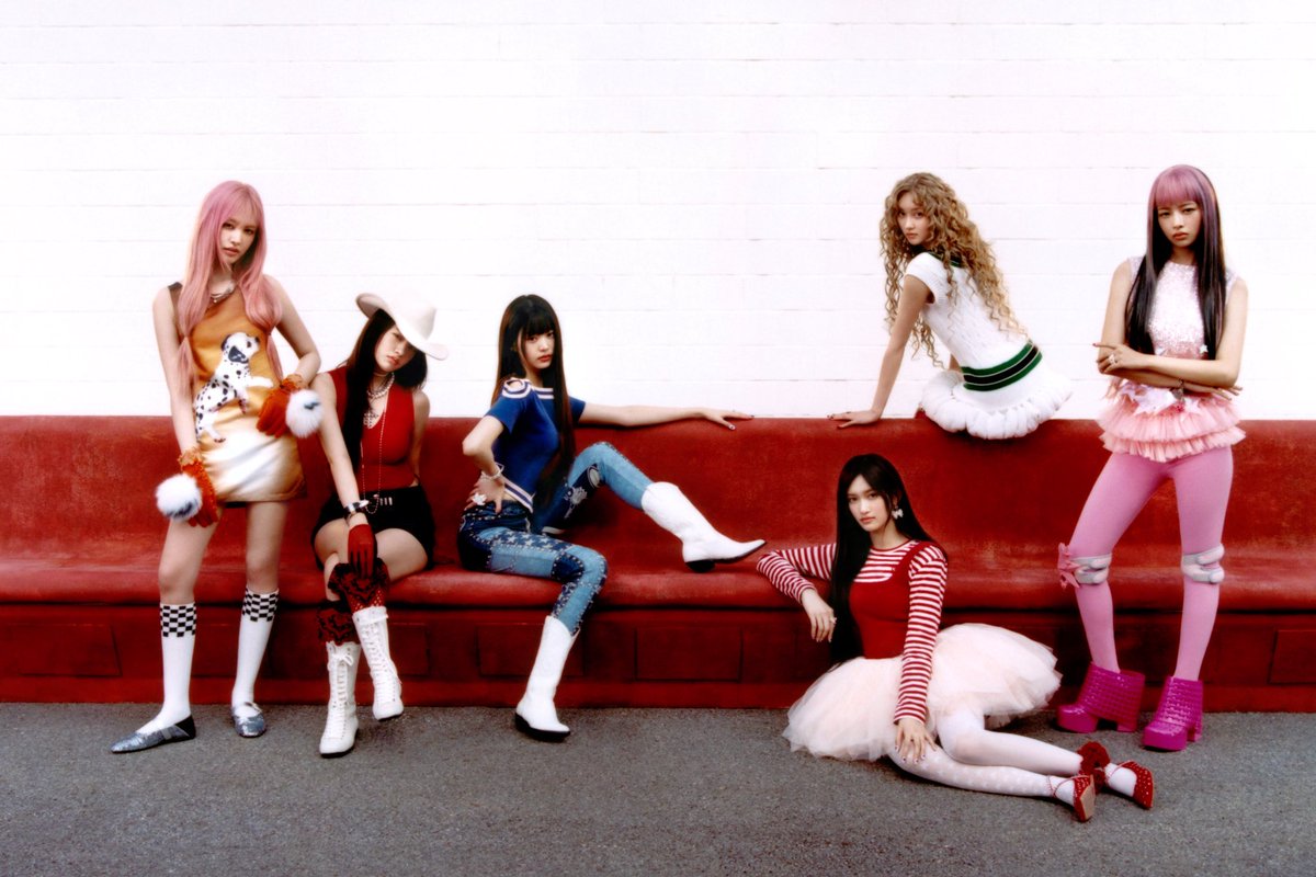 IVE THE 4th EP < 𝐈𝐕𝐄 𝐒𝐄𝐂𝐑𝐄𝐓 > CONCEPT PHOTO 'IVE' ALBUM