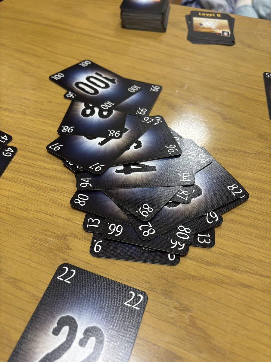 これでLv5突破は熱い
5人で場に89、みんなが持ってる総数6枚🤣