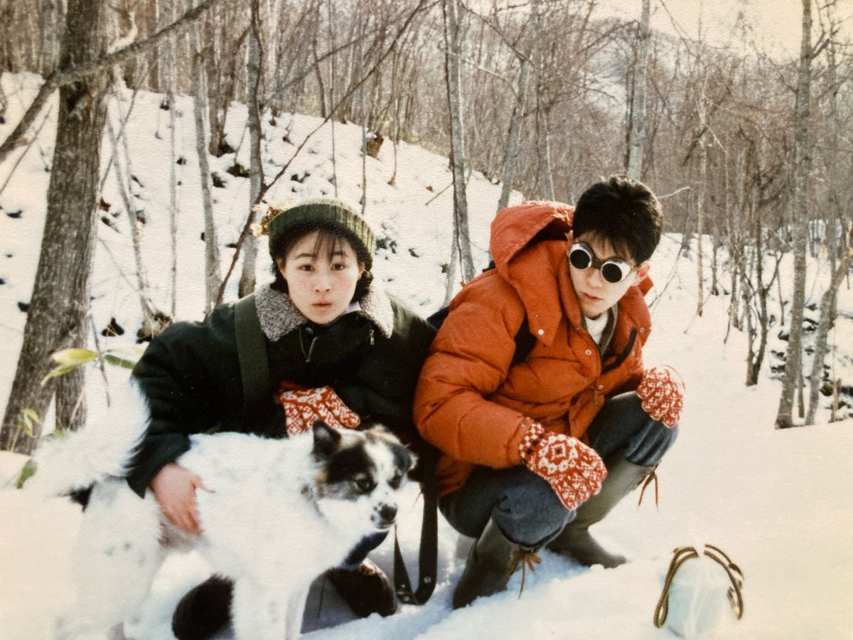 母の昔の写真をみていて、かわいい手袋だな〜と思って調べてみたら、昭和に流行った冬山登山用のハンガロンというものらしい。
こういう手袋編んでみたい🧤

#編み物