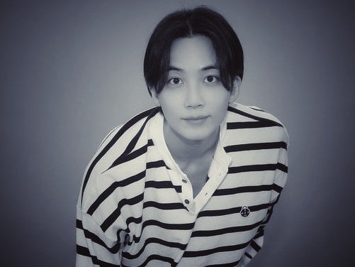 jar_zeee's tweet photo. 😋🤝😏
#CSD #CaratSelcaDay #JEONGHAN #윤정한 @pledis_17 https://t.co/Kpb0ITf5BI