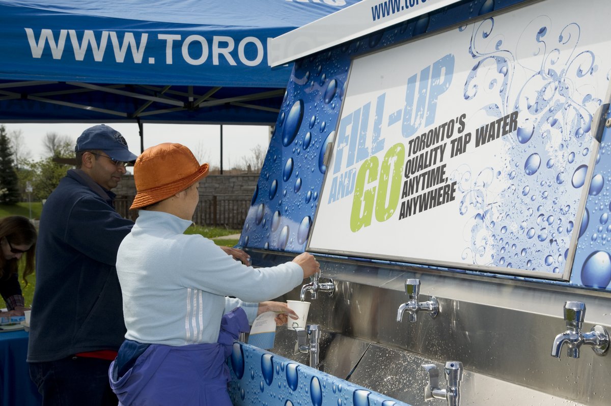 cityoftoronto's tweet image. Heading to Taste of Manila or Wheels on the Danforth today?

Bring your reusable water bottle to the #HTOtoGo water trailer to fill up with safe &amp;amp; refreshing #CityOfTO tap water and learn more about Toronto’s healthy tap water.