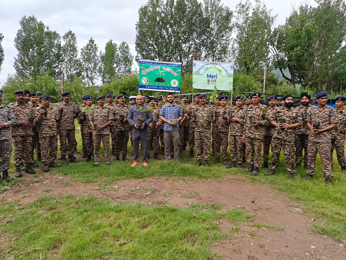 38 Bn conducted a tree plantation campaign at mini Secretariat, Distt-Poonch (near LOC) in the presence of the Sh. Madan Mohan,Comdt 38 Bn, Sh. Hajari Lal,2-I/C(Ops) and other officers of 38 Bn. The theme of the campaign was " Ek ped maa ke Naam"