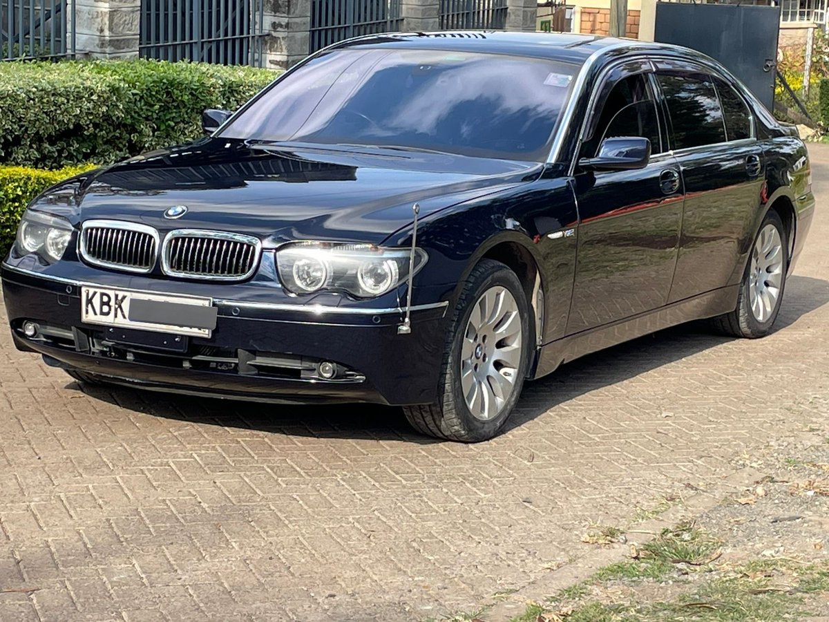 _saginii's tweet photo. *BMW 760Li*
Ksh. 4,000,000
0701888990
6L V12 
450BHP 
450lb-ft 
6 speed auto
- Air suspension 
- Double glaze windows 
- Soft close doors 
- Auto and soft close trunk 
- Rear infotainment
- Rear i-drive package
- Full leather interior
- Rear fridge
- Rear seats fully adjustable https://t.co/ArrQvAn98b