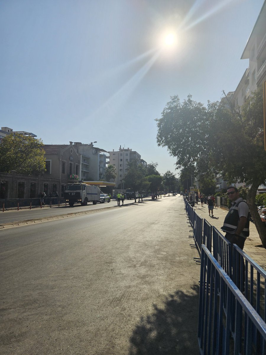 Şimdi bu barikatların tomaların polislerin arkasına geçip geldik neredeydiniz falan diyecekler.