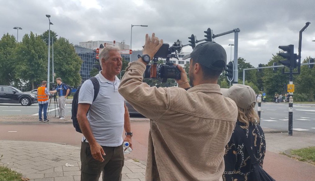EWagensveld's tweet image. Ik ben een paar dagen gevolgd door een team van @ongehoordnedtv voor een reportage over activisten. Het zal te zien zijn in het nieuwe seizoen dat in september van start gaat! #Hoofddorp #Arnhem
