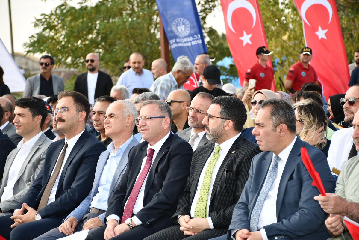 T.C. Kars Valiliği (@karsvaliligi) on Twitter photo 📍#Ani Örenyeri
Ani'nin Fethinin 961. yıl dönümü kutlamaları, Valimiz Ziya Polat'ın katılımıyla gerçekleştirilen programla başladı.
<a href="/ziyapolat73/">Ziya POLAT</a> 📍#Ani Örenyeri
Ani'nin Fethinin 961. yıl dönümü kutlamaları, Valimiz Ziya Polat'ın katılımıyla gerçekleştirilen programla başladı.
<a href="/ziyapolat73/">Ziya POLAT</a>