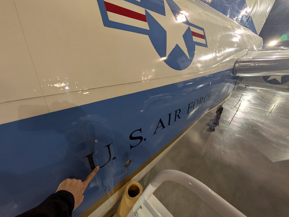 LuaRhonald's tweet photo. One can walk inside this retired Boeing Air Force One jet used by 8 sitting US Presidents. The jet took JFK to West Berlin and Nixon to China. LBJ was sworn in aboard this plane after Kennedy's assassination. @AFmuseum https://t.co/BdIgrQ3z0U
