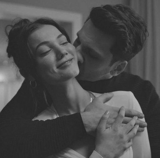 ♡~

ومن النَّعيم ، أن يُحبّك مَن تُحِب ..♡♡