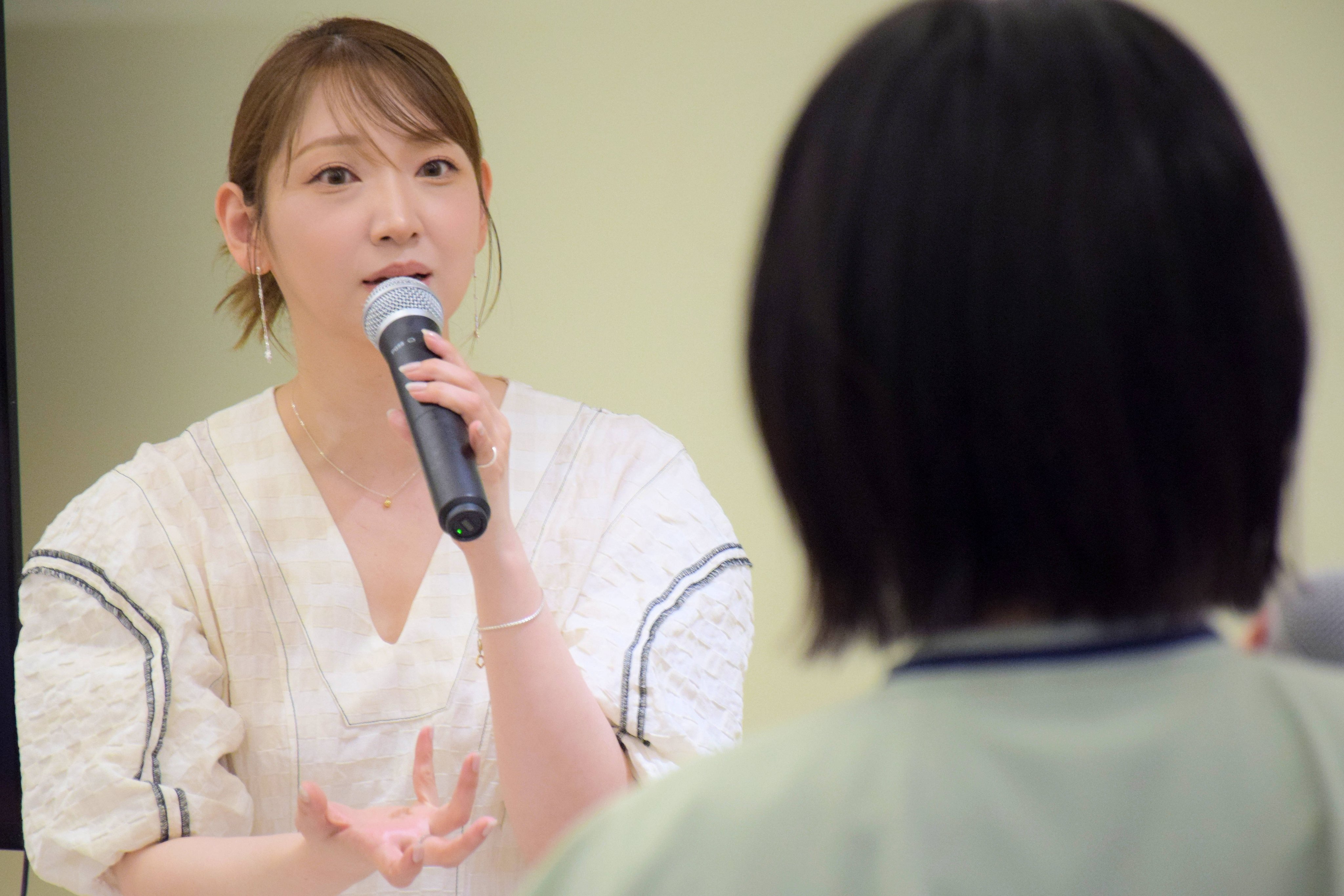 ゆかな　井上麻里奈　直筆サイン（東京電機大学　秋葉祭2016） Yahoo!オークション -「井上麻里奈サイン」の落札相場・落札価格