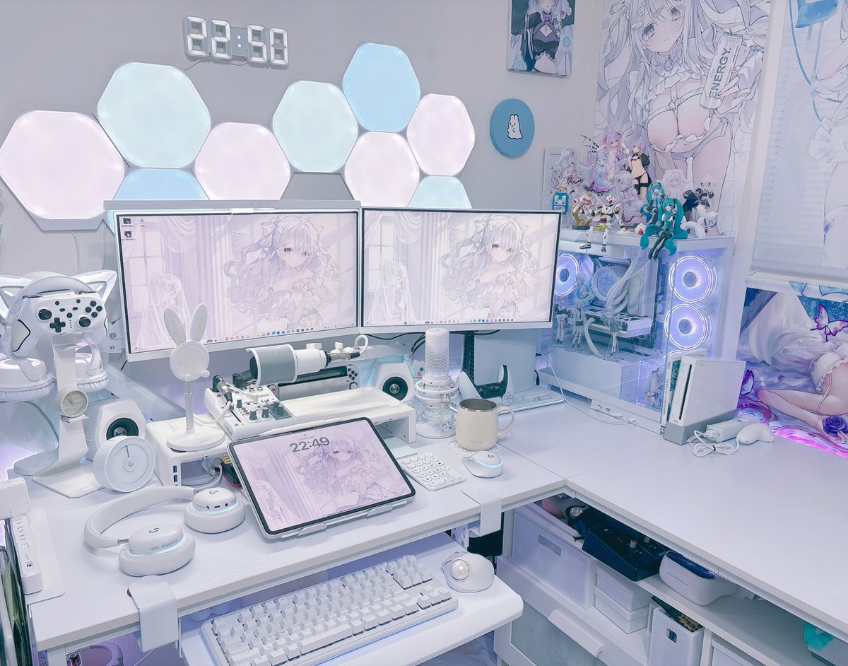 🩵🤍 my desk 🤍🩵

#desksetup
#IRIAM  #Live2D
#ライバーの部屋がみたい
#推し不在さんおいで #らずめいと
#IRIAM新人ライバー #IRIAM繋がり隊
#IRIAMライバーさんと繋がりたい
#VTube #IRIAMライバーをみつけだせ