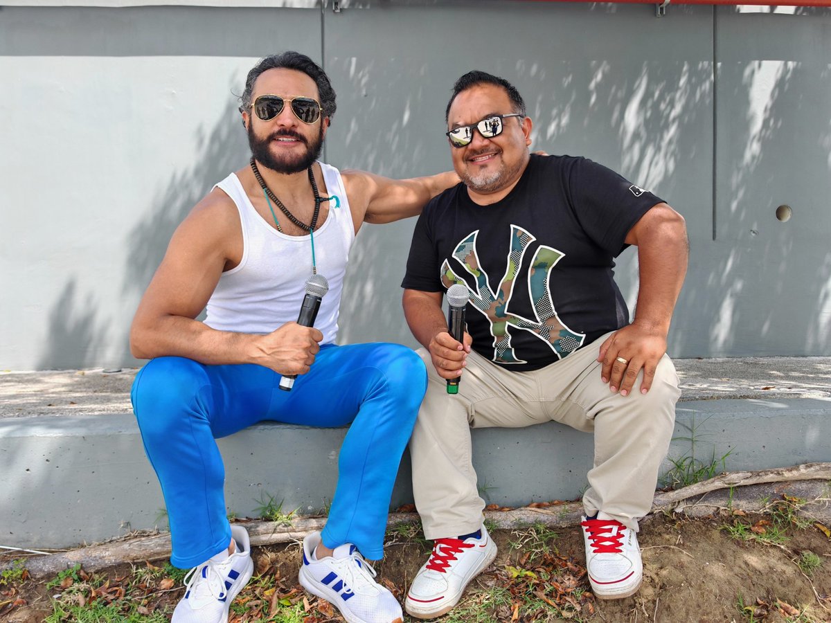 Aquí intercambiando tips de ejercicio con el "Yoga Teacher" Alejandro Maldonado