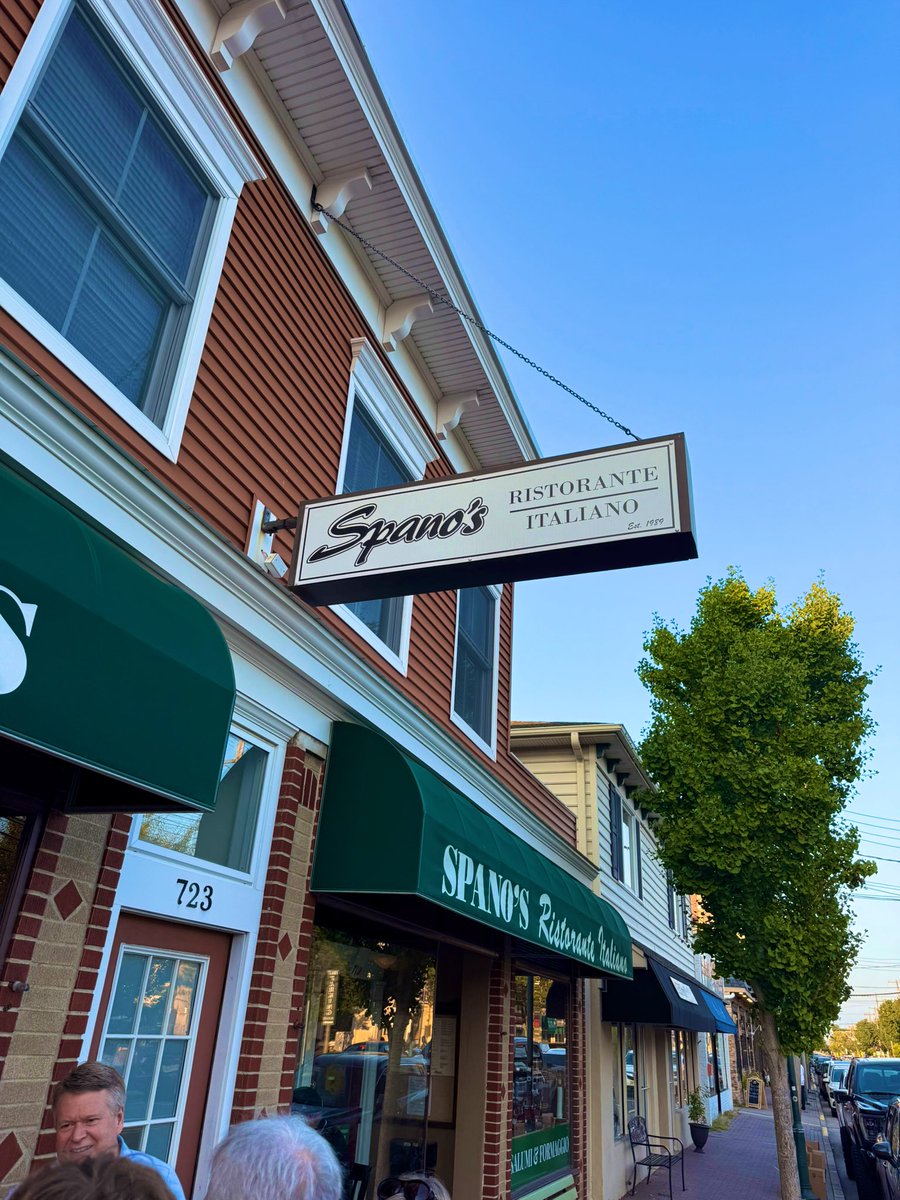 delpiombomusica's tweet photo. #JerseyShore #Spanos
Top joint in Point Pleasant. https://t.co/UDI6gTKNo4