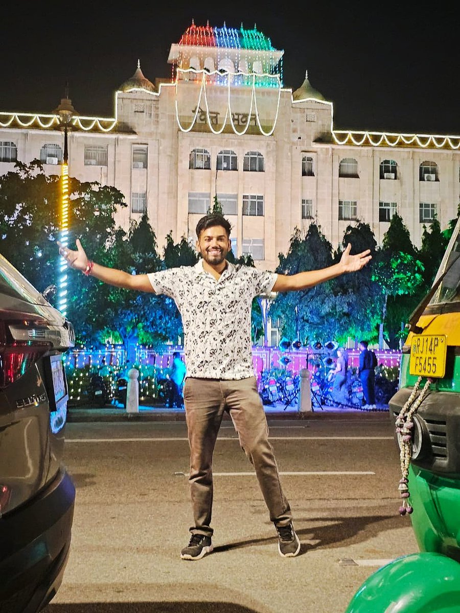 toshendra565551's tweet image. कुछ पलों का अहसास पुराने दिनों का याद आना 😍😊