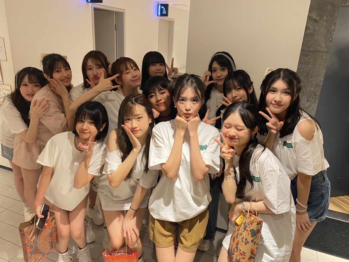 Greesel_JKT48's tweet photo. I’m so happy &amp; grateful that I could participate in KLP48 1st anniversary  concert, thank you so much everyone🤍 terima kasih juga yang sudah datang jauh” dari Indonesia ke sini buat temenin akuu, semoga kalian juga have fun ya di Malaysia, jaga kesehatan selaluu yaa XOXO❤️❤️ https://t.co/Fa0XPgYXLK