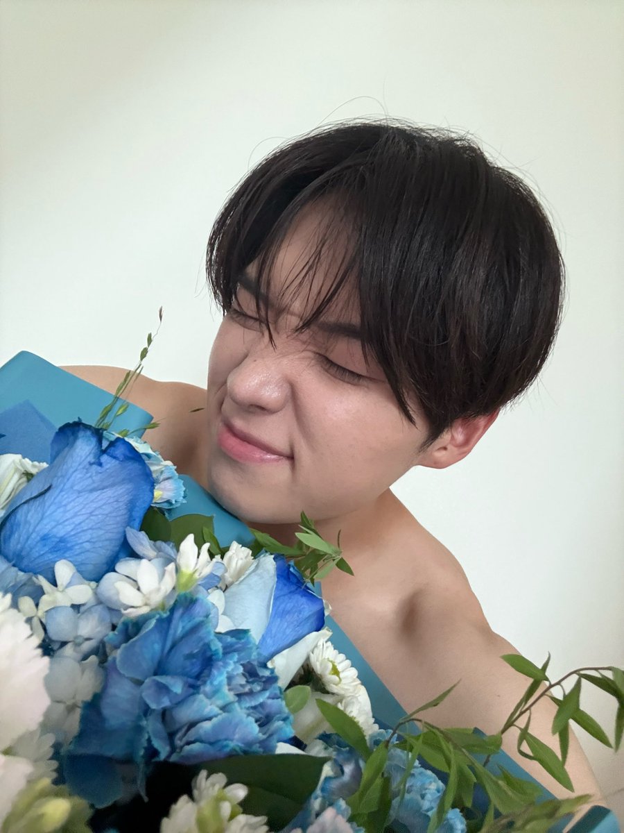 jaynleeeee's tweet photo. do I look like the happiest bday boy? Probably so 🫶 love u all 사랑행ㅇ https://t.co/Uewtv7WR9G