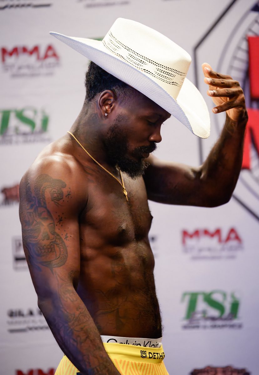 theprotegemma's tweet photo. Fight day in Arizona 🌵 https://t.co/4fjPWhEvkY