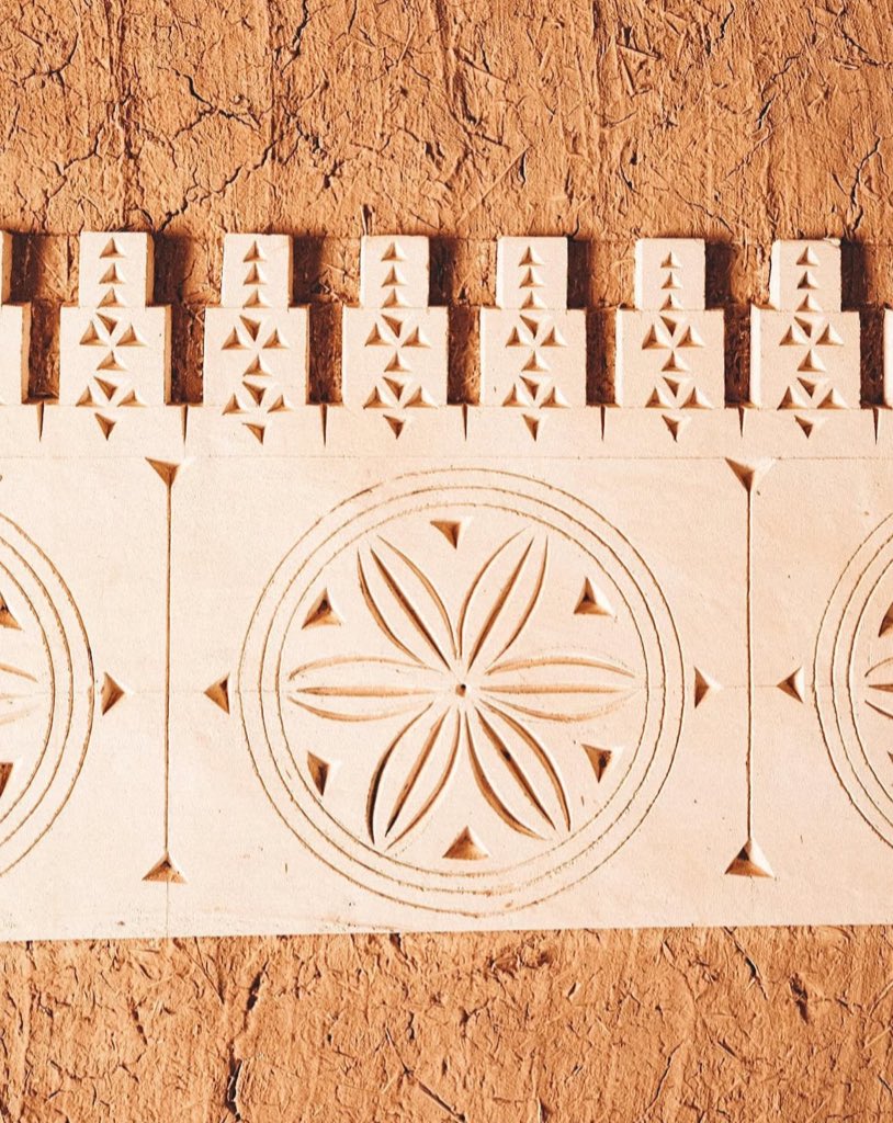 Traditional Najdi decorative motifs in Shaqra.