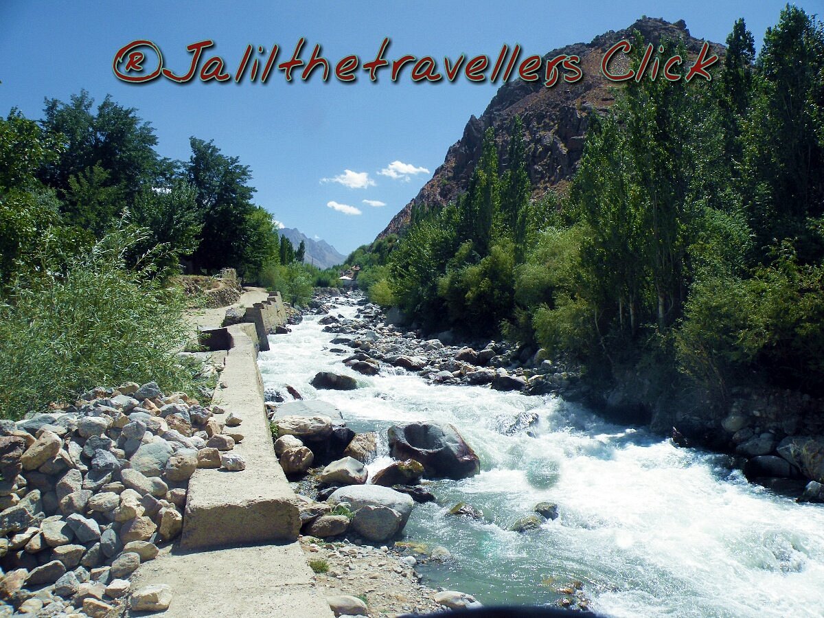 PeshTravelGuide's tweet image. The mesmerizing valley of Garam Chashma, Chitral, Pakistan.