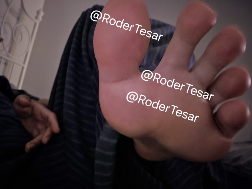 RoderTesar's tweet image. عمكم القادح يلا انقلعو كل واحد يبوس اصبع 🥰