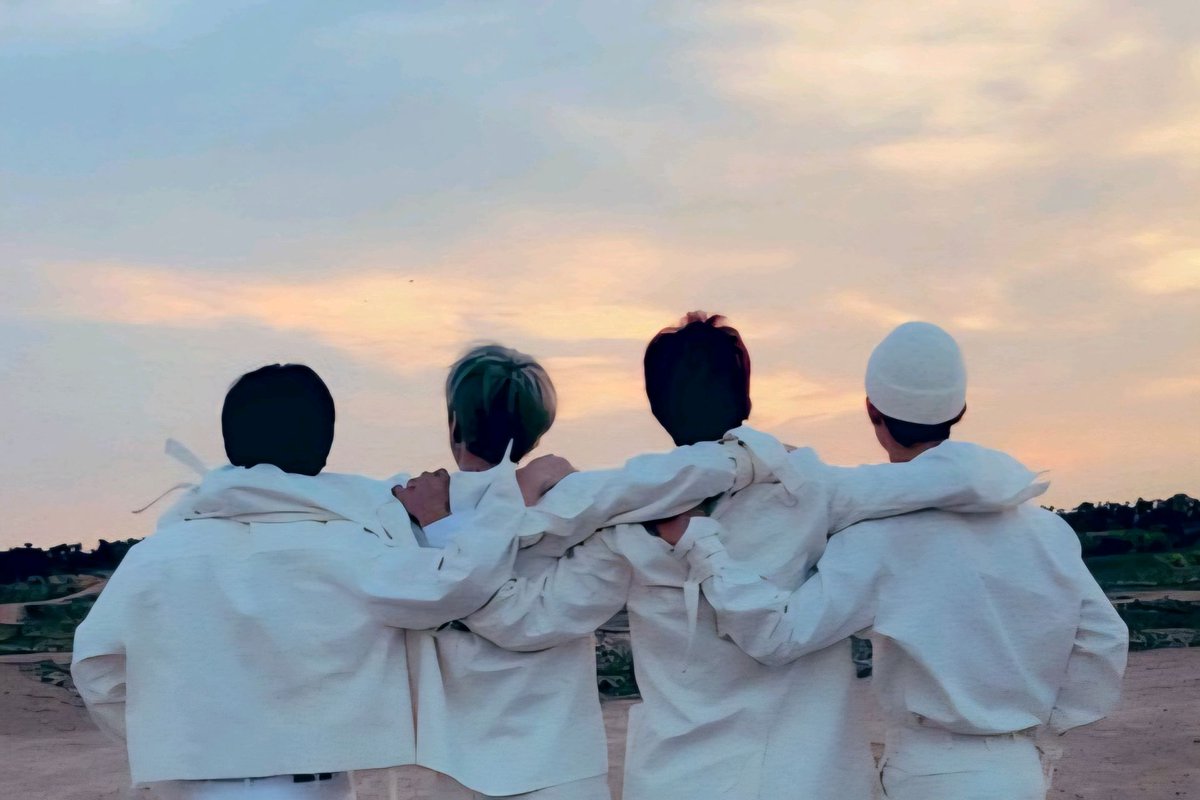 Wishing our 4 success in all your endeavors, love from all who surround you, and peace of mind with the knowledge you have our support through everything 💙💙💙💙

#Sti11Here4WINNER

#WINNER #위너 <a href="/yginnercircle/">OFFICIAL INNER CIRCLE</a> <a href="/yg_winnercity/">WINNER</a>