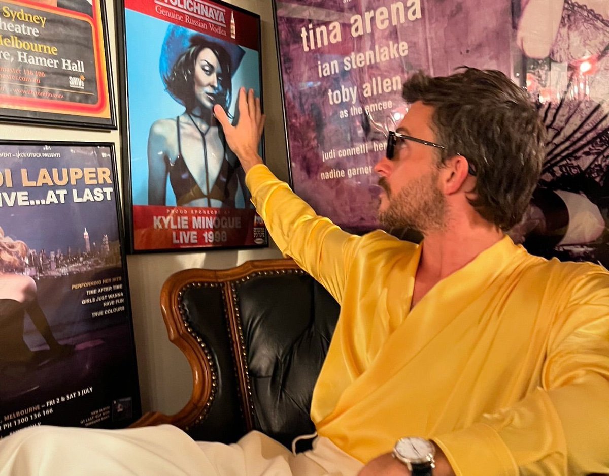 best of jonathan bailey (@badpostjbailey) on Twitter photo jonathan bailey being a kylie minogue stan explains literally everything about him jonathan bailey being a kylie minogue stan explains literally everything about him