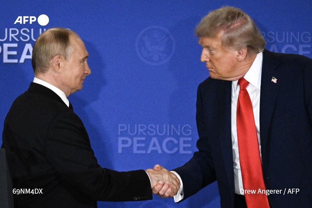 US President Donald Trump on Saturday shifted his campaign to halt the Ukraine war to securing a full peace agreement after a summit with Russia's President Vladimir Putin failed to secure a ceasefire. 
u.afp.com/SQYP