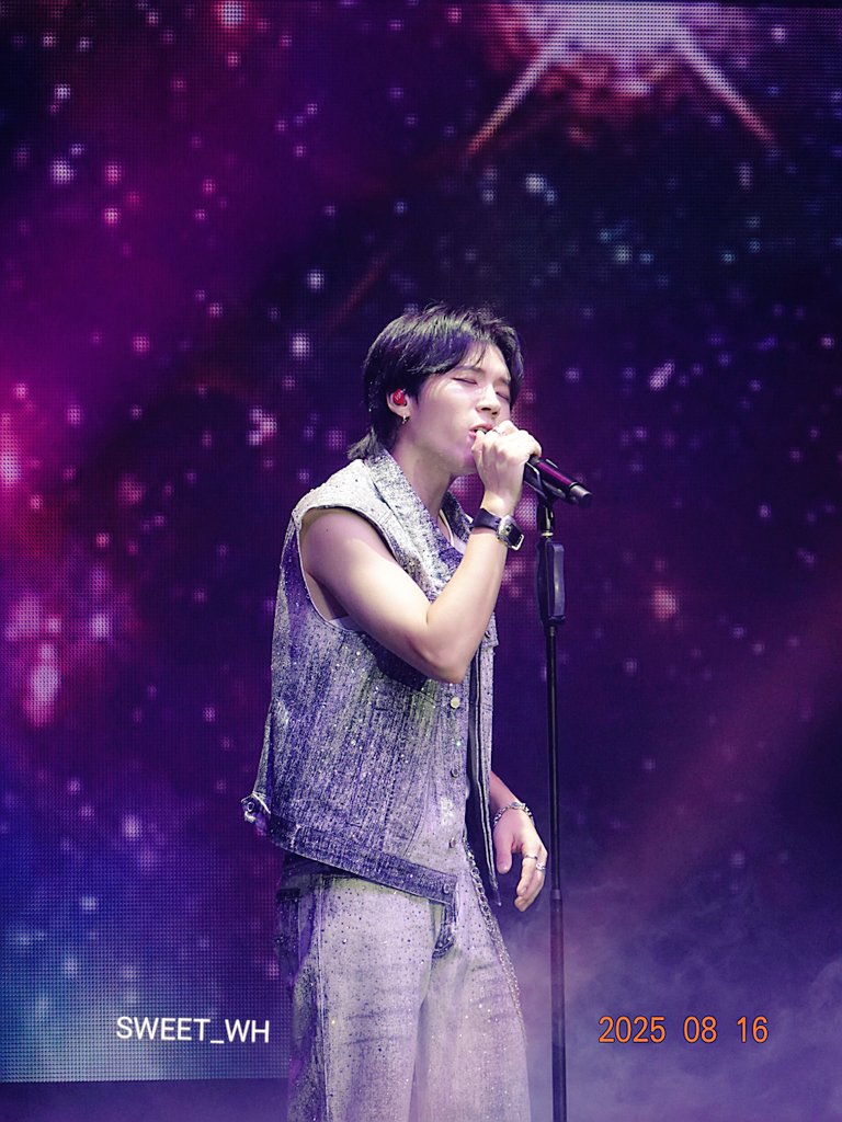 lucyzzanglive's tweet photo. 250816
남우현첫콘
#TREEHIGHSCHOOL
노래할때 젤루 멋져🎤🎵🎶 https://t.co/zVKqEgVqcu