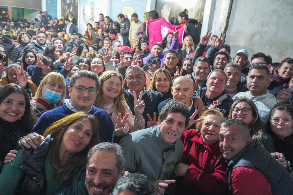 rickiherrera's tweet photo. Y un día, el Partido Justicialista se activó para poner en marcha la movilización peronista.

Nos reunimos con compañeros y compañeras de Chilecito y Famatina para motorizar la militancia y para decirles que estamos comprometidos a defender los intereses de La Rioja con sentido federal.

 ¡Vamos a trabajar juntos para hacer que nuestras voces sigan siendo escuchadas en el Congreso!