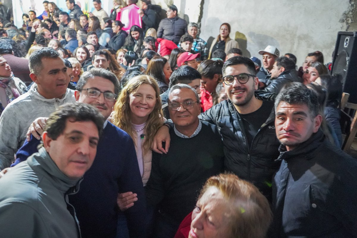 rickiherrera's tweet photo. Y un día, el Partido Justicialista se activó para poner en marcha la movilización peronista.

Nos reunimos con compañeros y compañeras de Chilecito y Famatina para motorizar la militancia y para decirles que estamos comprometidos a defender los intereses de La Rioja con sentido federal.

 ¡Vamos a trabajar juntos para hacer que nuestras voces sigan siendo escuchadas en el Congreso!