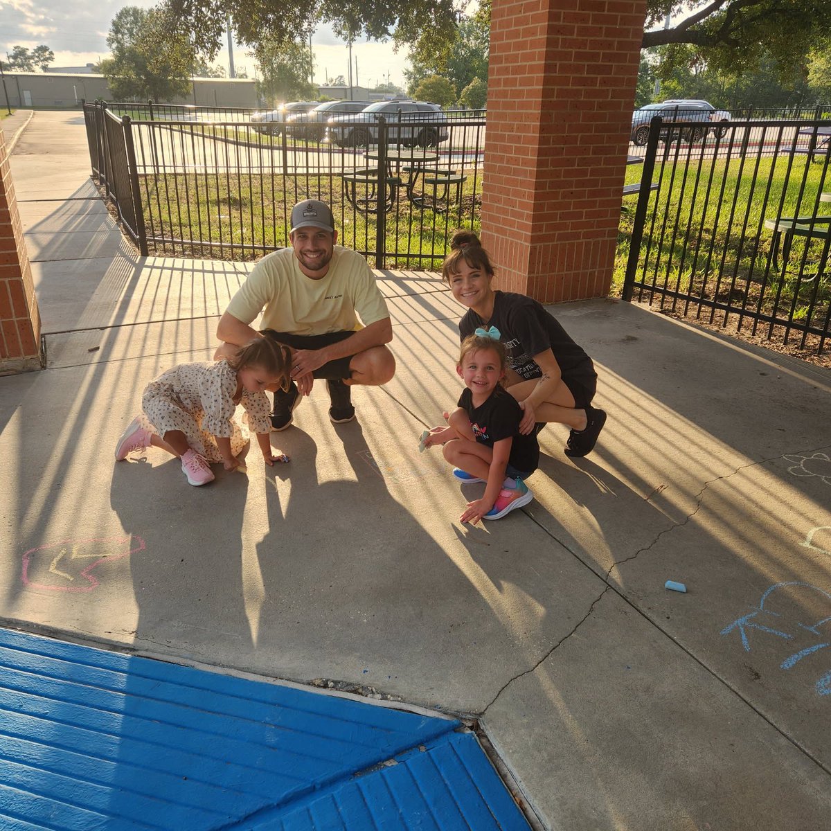 MaplebrookPto's tweet photo. ✨🎨 Chalk the Walk was a blast! Thank you to everyone who came out to fill our sidewalks with color, smiles, and encouragement for the first day back. 💙🐾 We love our Maplebrook family! #ChalkTheWalk #BackToSchool https://t.co/9qzFpxqnHM