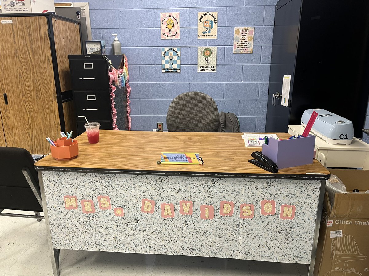 I’m spending Saturday working on TASK boxes for my CDC kiddos. Desperately needing laminating pouches, cardstock and clear bins if anyone is shopping list today! #clearthelist #Teachersof𝕏 🤞🏼 amazon.com/hz/wishlist/ls…