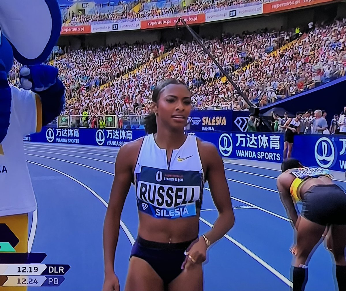 _OwenM_'s tweet image. DIAMOND LEAGUE RECORD!!!!!!!

Masai Russell 🇺🇸 clocks 12.19s (+1.4) to win a STACKED women’s 100m hurdles final in Silesia 😤⚡️

#SilesiaDL