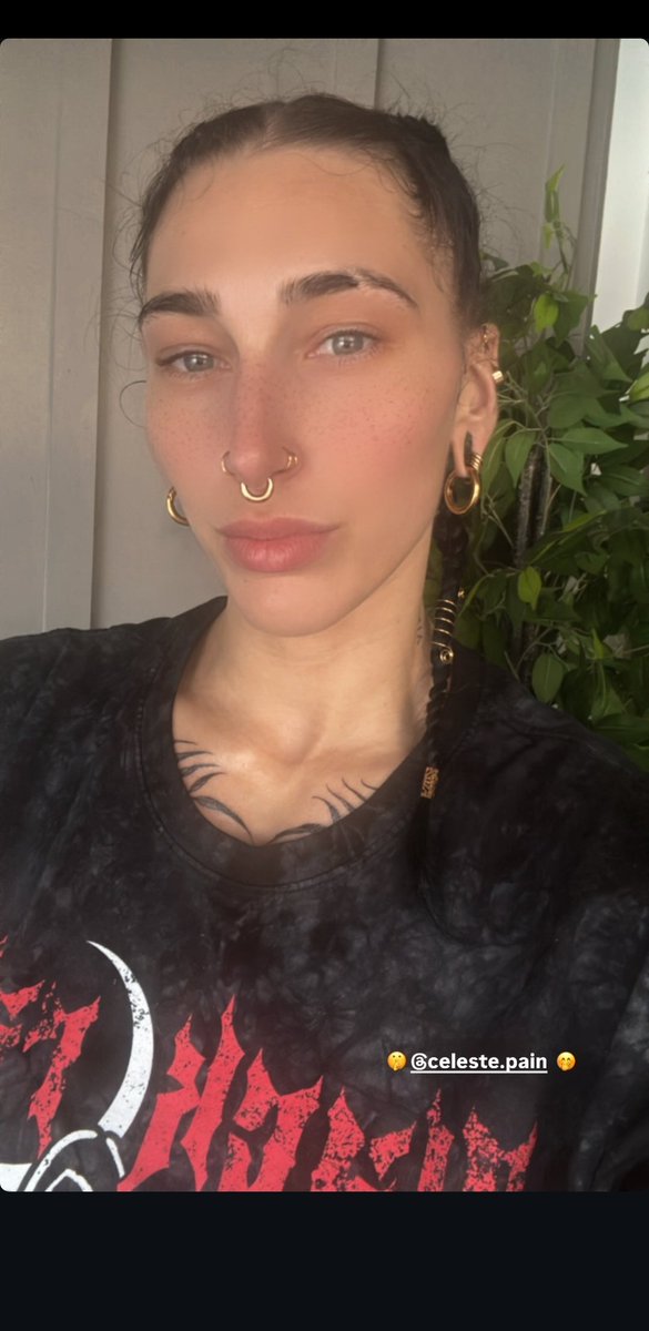 SheliaGoGaming's tweet photo. Absolutely BARKING at the teaser of Mami's new chest tat omgggg HELLOO?!🥵
YOURE SO PRETTY 😭😭😭 https://t.co/4u8f9LYKy8