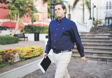 deptdememes's tweet image. 8,000 resumés y escogen a un wedding planner para dirigir la Compañía de Fomento Industrial (PRIDCO) 💀