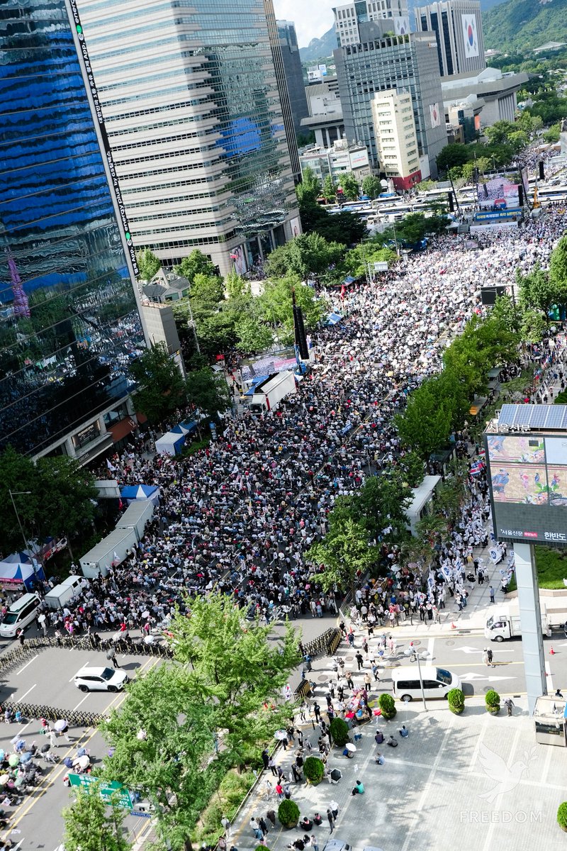 wkdbwjd1203's tweet photo. #FreeKorea #StandWithKorea #SaveKoreaNow #FrontlineOfFreedom
#BeTheSalt #KORUSAlliance #CHINALEEOUT #CCPOUT #FREEYOON
2025.08.16 ์ ๊ตญ์๋ค์ ํจ์ฑ https://t.co/vGTYazcAdo