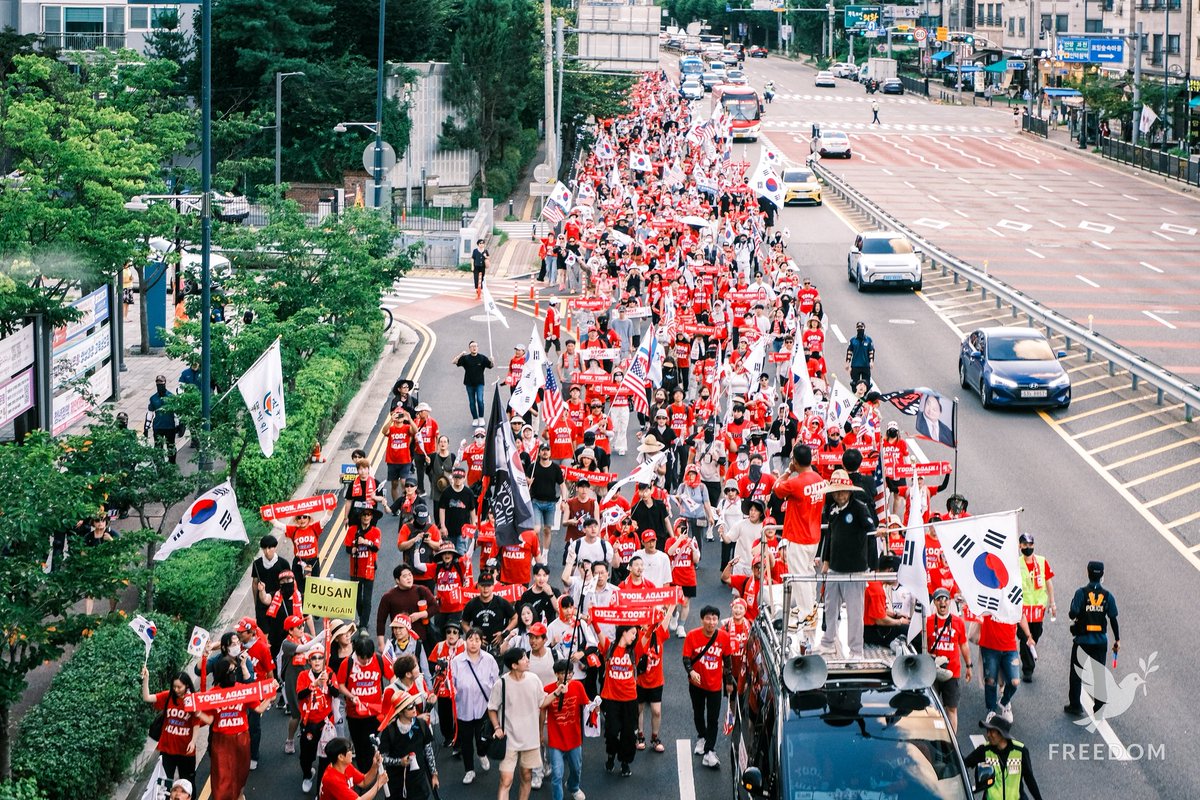 wkdbwjd1203's tweet photo. #FreeKorea #StandWithKorea #SaveKoreaNow #FrontlineOfFreedom
#BeTheSalt #KORUSAlliance #CHINALEEOUT #CCPOUT #FREEYOON
2025.08.16 ์ ๊ตญ์๋ค์ ํจ์ฑ https://t.co/vGTYazcAdo