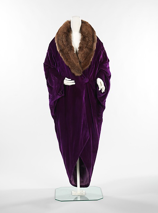 wikivictorian's tweet photo. Evening coat by Reverdot, 1914. The MET. https://t.co/lLUf4egMtI