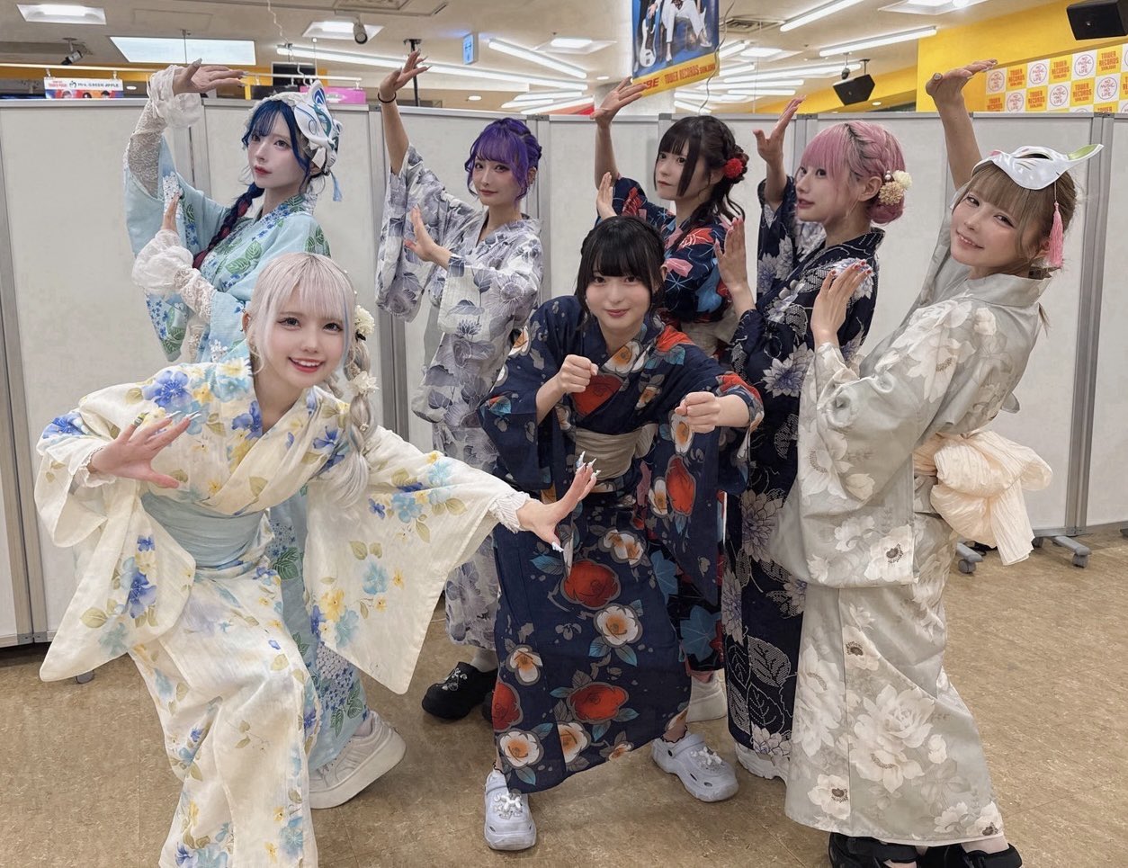 NANIMONO 柊真ミフユ 展示パネル NANIMONO 柊真ミフユ 展示