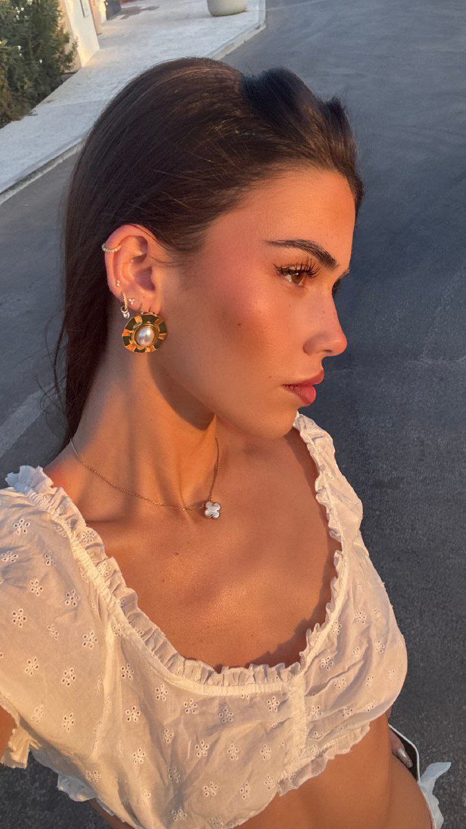 Leah (@sunflowras) on Twitter photo 