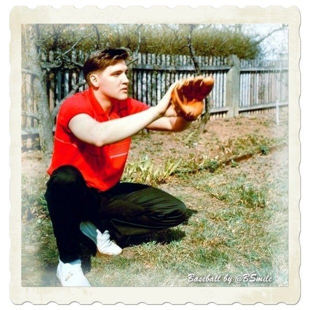BSmile's tweet photo. Music legend Elvis Presley plays some baseball during a break from his Army duties in Germany! #RocknRoll #History #RIPElvis https://t.co/9QBGxaBTVZ