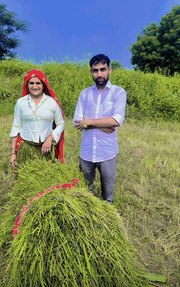 इस मां ने संघर्ष से एक बेटे को शिक्षक बनाया। दो बेटों को IIT रुड़की और कानपुर जैसे प्रतिष्ठित संस्थानों से उच्च शिक्षा दिलाई। और चौथे छोटे बेटे को पढ़ा-लिखाकर समाज की सेवा के लिए समर्पित कर दिया, जिसे आप लंबे अरसे से जानते ही है। सच्ची नायिका वही है जो अपने बच्चों को शिक्षा और