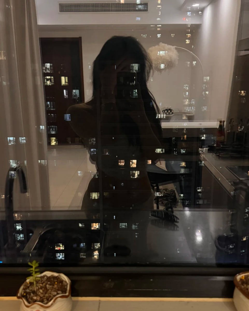 kajalid3456's tweet photo. 又是一个孤独的夜晚    来个人聊天吧 https://t.co/wgVMglwd12