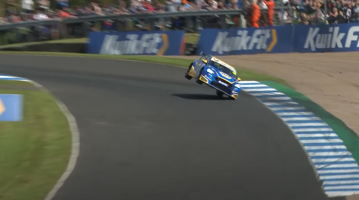 BTCC at Knockhill summed up in one image