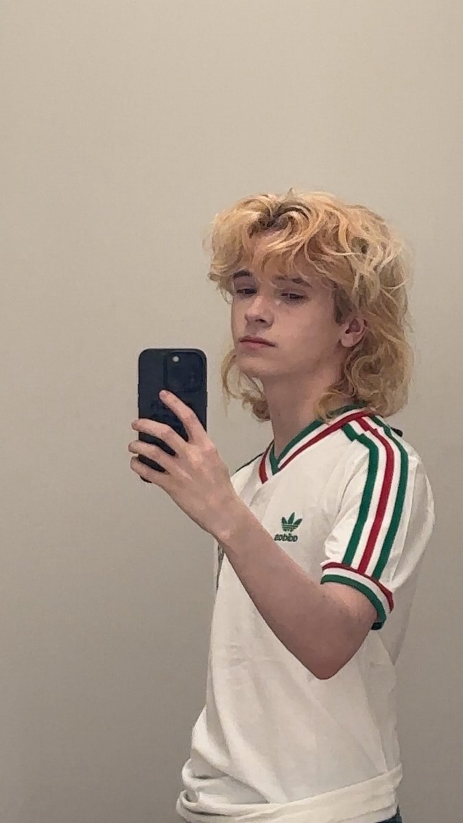 dressing room lighting