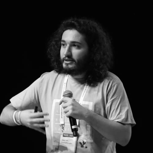 Çok değerli dostumuz ve eski çalışma arkadaşımız Erol Kaftanoğlu’nu kaybetmenin derin üzüntüsünü yaşıyoruz.

Cenazesi 17 Ağustos Pazar günü, Bahçelievler Şehit Yaşar Musaoğlu Camii’nden ikindi vakti kaldırılacaktır.

Ailesine, yakınlarına ve tüm sevenlerine sabır diliyoruz.