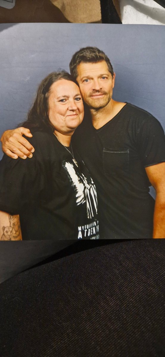 vicky12017's tweet photo. Thankyou @mishacollins for making my day xx it was so lovely  to finally meet you 💗 
@ExceLLondon 
@cw_spn 
@spnfamily https://t.co/iP1TmPOX4a
