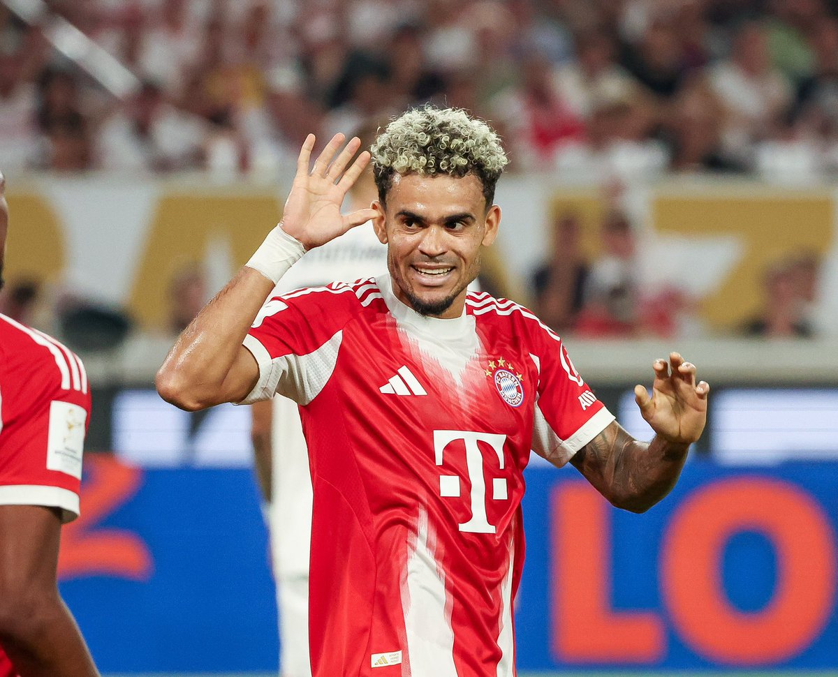 Luis Díaz a inscrit son premier but avec le Bayern Munich.

Un but marqué de la tête en Supercoupe d'Allemagne contre le VfB Stuttgart.