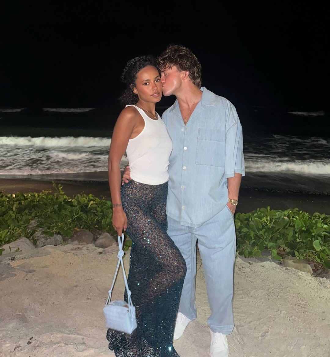 Send HOOK tweet media