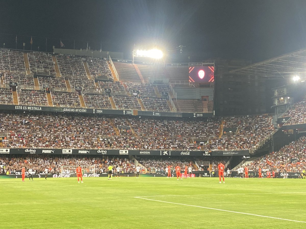 Pues ya estamos una temporada más aquí <a href="/valenciacf/">Valencia CF</a> 
Amunt!!!! 💙💛❤️