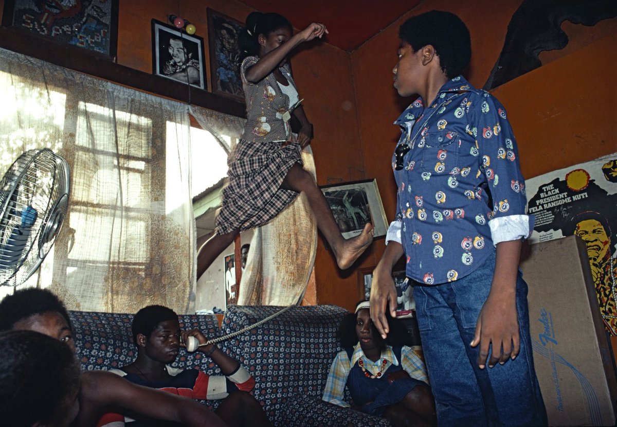 yeni kuti (fela’s daughter) jumping through the window of their home. 
lagos, nigeria. 1979. 📸 bruno barbey.